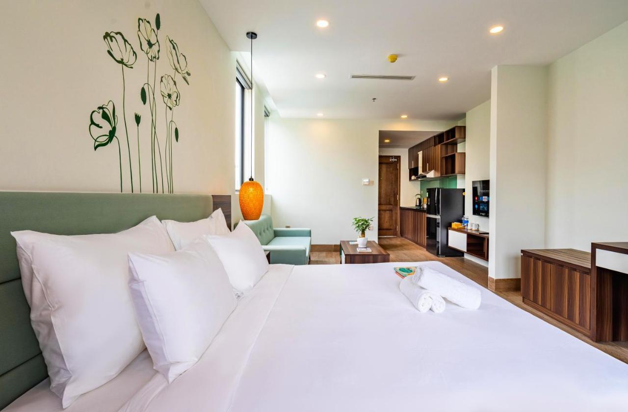 Sea Breeze Condotel Danang Экстерьер фото