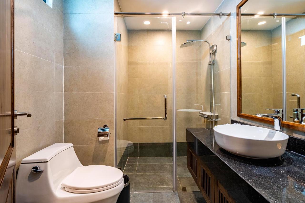 Sea Breeze Condotel Danang Экстерьер фото